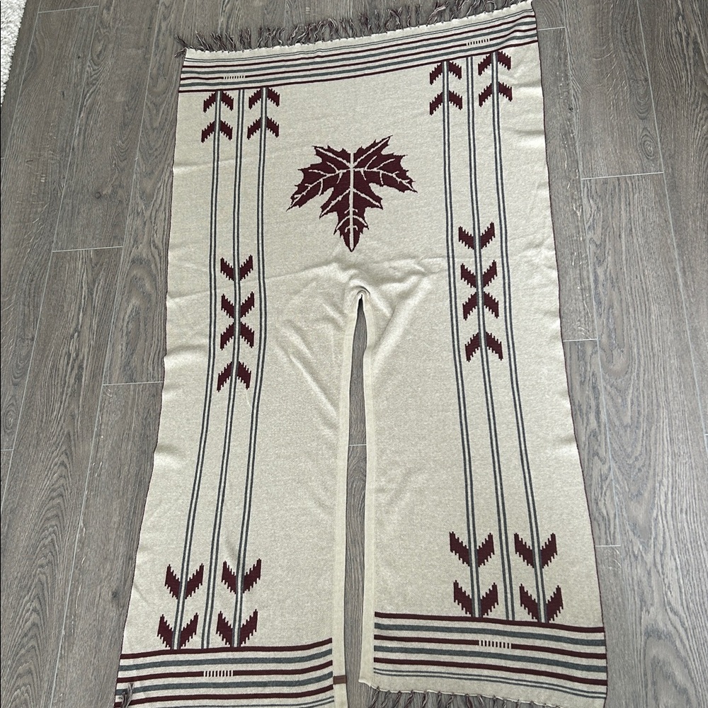 Roots Cotton Blend Fringe Shawl Wrap Maple Leaf Detail BNWOT - Picture 2 of 7